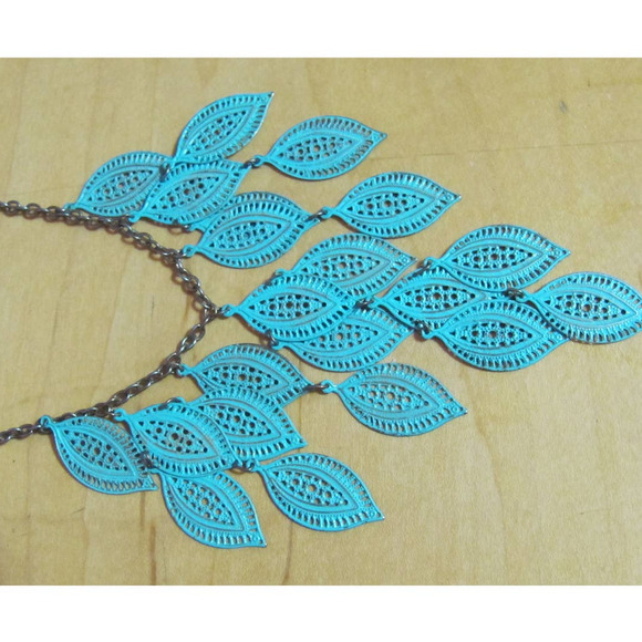 Turquoise Tear Drop Tapered Lightweight Necklace - Picture 4 of 9